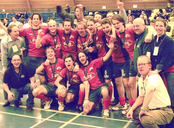 Das siegreiche Krefelder Team beim Hallenhockey-Europapokal der Landesmeister in Perth