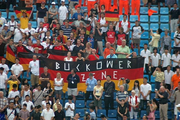 Deutsche Fans im Hockeystadion - unberhrbar. Foto: U. Meyer