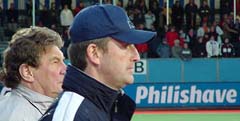 vorne Bundestrainer Bernhard Peters, dahinter Teammanager Bernd Schpf