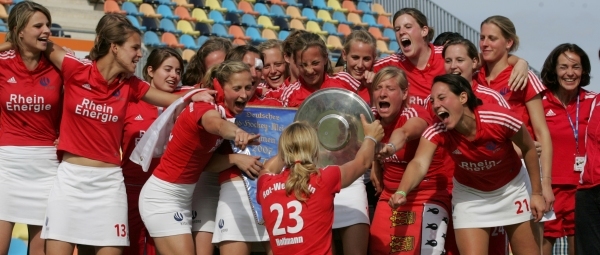Amtierender deutscher Feldmeister 2007 sind die Damen von RW Köln und die Herren des Club an der Alster