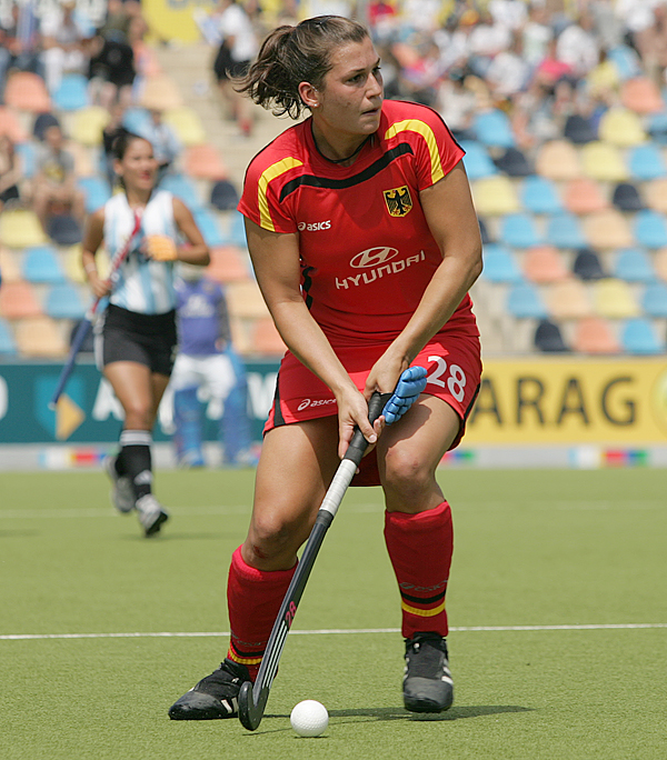 Julia Müller - Spielszene 1. Das Foto ist in druckfähiger Auflösung für eine honorarfreie Veröffentlichung bestellbar