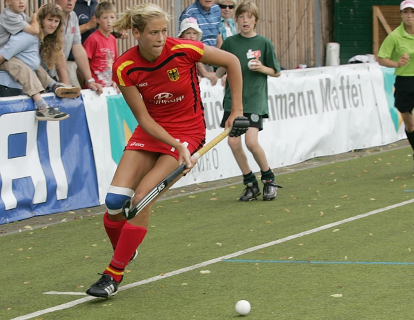 Katharina Scholz, Spielszene 1 - das Foto ist in hoher Auflsung zur honorarfreien Verffentlichung bestellbar.