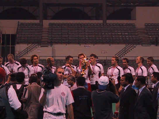 Foto: Die Mannschaft mit Pokal
