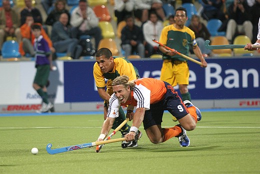 © Herbert Bohlscheid • www.sportfoto.tv und Wolfgang Quednau • www.hockeyimage.net