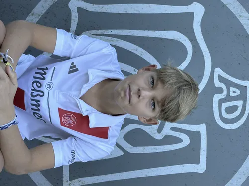 player image