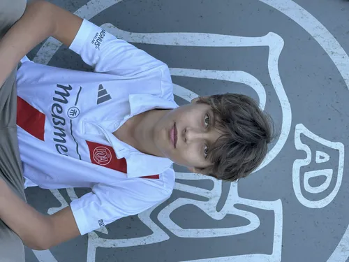 player image
